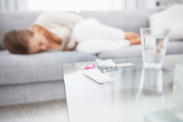 Bauchschmerzen aufgrund des Vorhandenseins von Parasiten im Körper